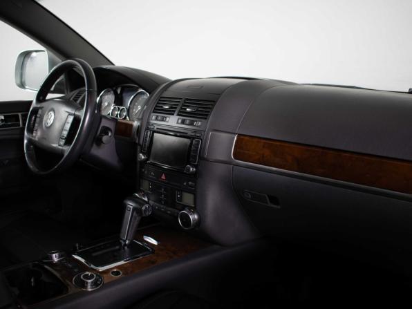 Volkswagen Touareg I Рестайлинг с пробегом 2008 года, цена 1 030 000 рублей, 275000 км, внедорожник, Автокод Объявления