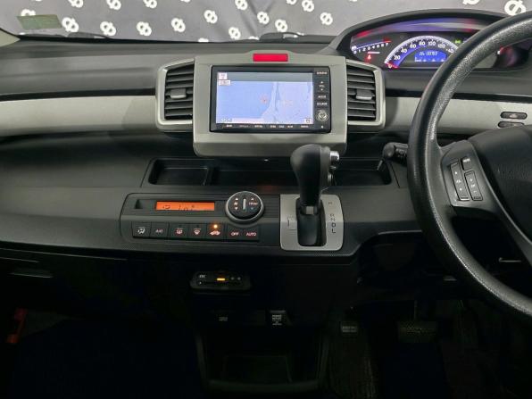 Honda Freed I с пробегом 2011 года, цена 1 029 000 рублей, 133762 км, компактвэн, Автокод Объявления