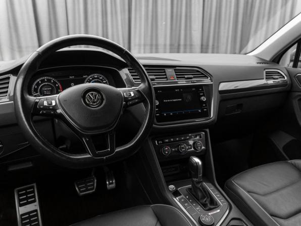 Volkswagen Tiguan II с пробегом 2018 года, цена 2 440 000 рублей, 102223 км, внедорожник, Автокод Объявления