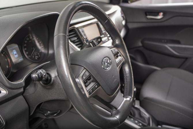 Hyundai Solaris II с пробегом 2018 года, цена 1 399 000 рублей, 69000 км, седан, Автокод Объявления