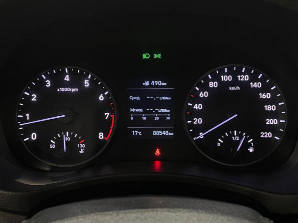 Hyundai Solaris II с пробегом 2017 года, цена 1 025 000 рублей, 88547 км, седан, Автокод Объявления