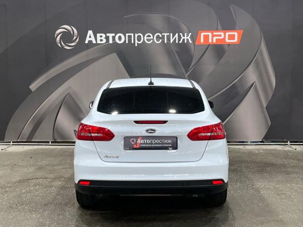 Ford Focus III Рестайлинг с пробегом 2017 года, цена 1 030 000 рублей, 105072 км, седан, Автокод Объявления