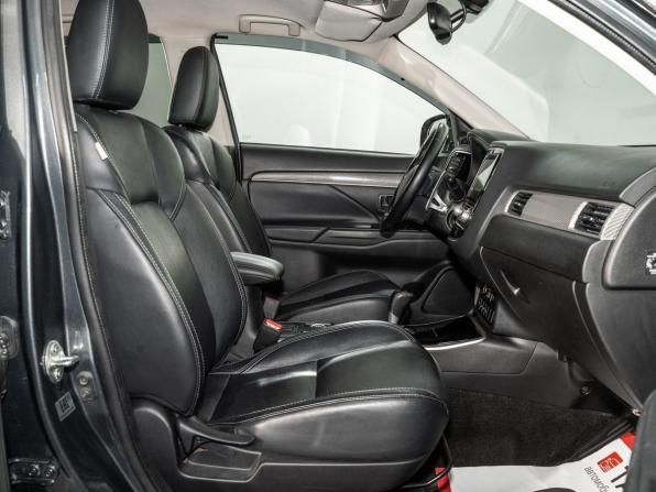 Mitsubishi Outlander III Рестайлинг 3 с пробегом 2021 года, цена 2 735 000 рублей, 98045 км, внедорожник, Автокод Объявления