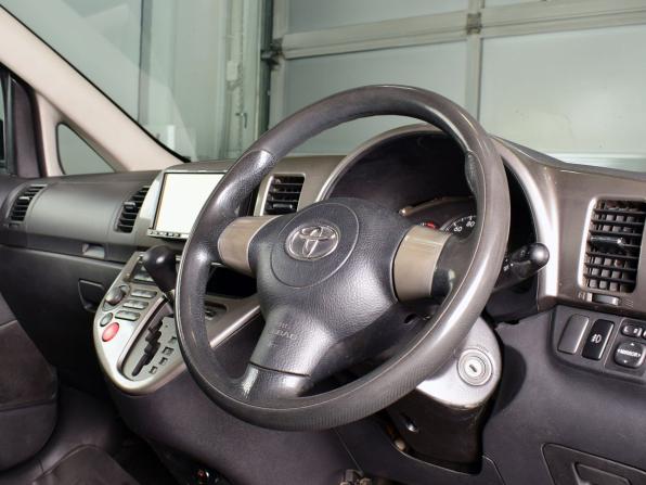 Toyota Wish I с пробегом 2004 года, цена 809 999 рублей, 25229 км, компактвэн, Автокод Объявления