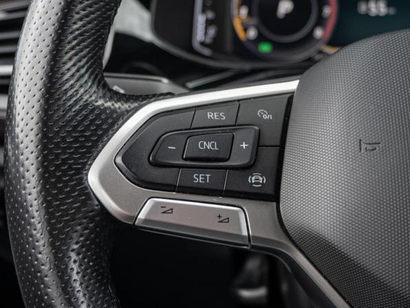 Volkswagen Polo VI с пробегом 2021 года, цена 1 715 000 рублей, 138620 км, лифтбек, Автокод Объявления