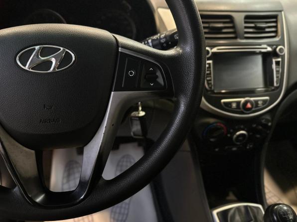 Hyundai Solaris I с пробегом 2013 года, цена 740 000 рублей, 175900 км, хэтчбек, Автокод Объявления