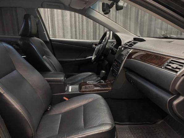 Toyota Camry VII (XV50) Рестайлинг 2 с пробегом 2017 года, цена 2 080 000 рублей, 164144 км, седан, Автокод Объявления