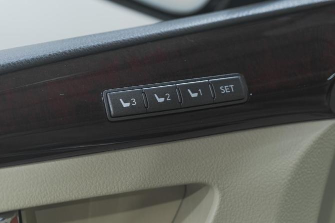 Lexus LX III Рестайлинг с пробегом 2013 года, цена 4 419 000 рублей, 283000 км, внедорожник, Автокод Объявления