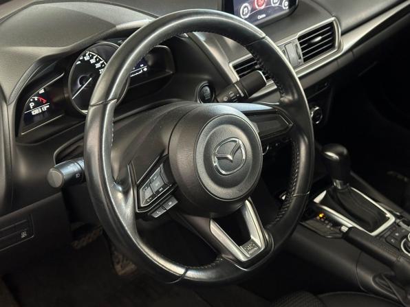 Mazda 3 III (BM) Рестайлинг с пробегом 2017 года, цена 1 678 000 рублей, 107891 км, седан, Автокод Объявления
