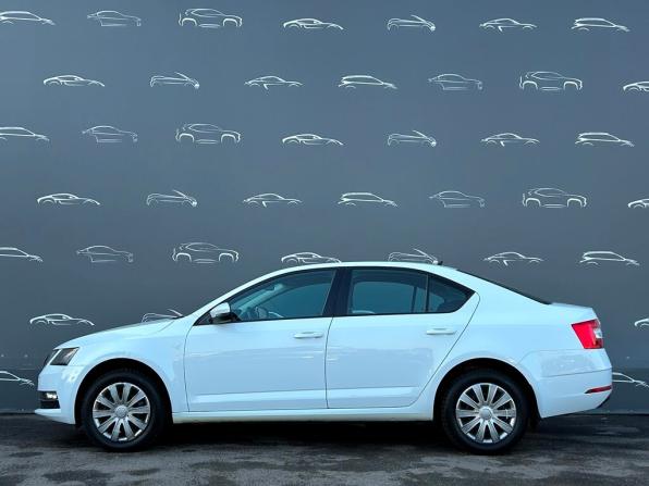 Skoda Octavia III (A7) Рестайлинг с пробегом 2020 года, цена 1 873 800 рублей, 48512 км, лифтбек, Автокод Объявления