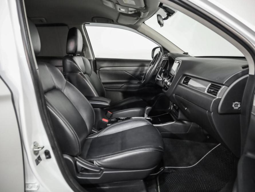 Mitsubishi Outlander III Рестайлинг 3 Санкт-Петербург  - изображение 25