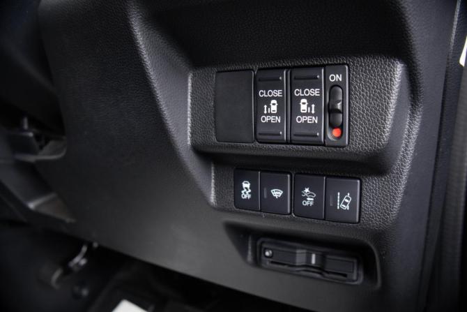 Honda Freed II Рестайлинг с пробегом 2022 года, цена 2 699 000 рублей, 40526 км, компактвэн, Автокод Объявления