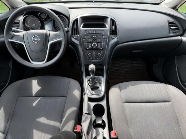 Opel Astra J Рестайлинг с пробегом 2014 года, цена 570 000 рублей, 389080 км, хэтчбек, Автокод Объявления
