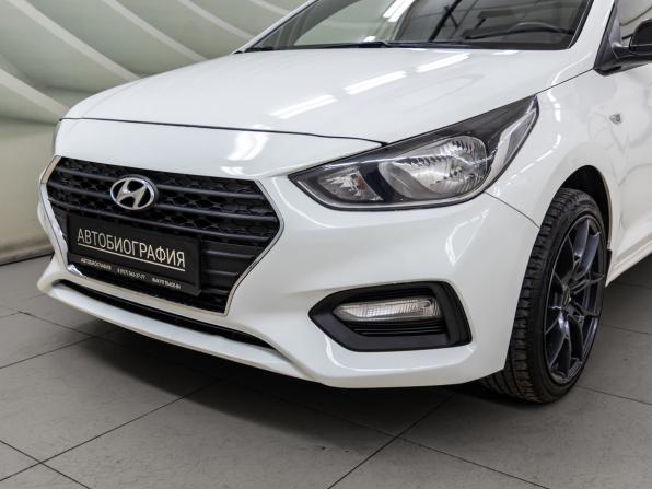 Hyundai Solaris II с пробегом 2017 года, цена 1 048 000 рублей, 186322 км, седан, Автокод Объявления