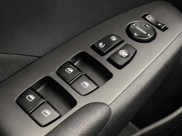 Hyundai Solaris II с пробегом 2018 года, цена 1 157 000 рублей, 106337 км, седан, Автокод Объявления