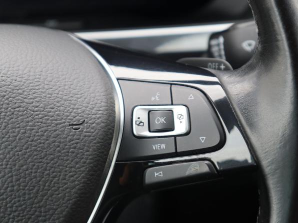Volkswagen Tiguan II с пробегом 2018 года, цена 2 380 000 рублей, 137138 км, внедорожник, Автокод Объявления
