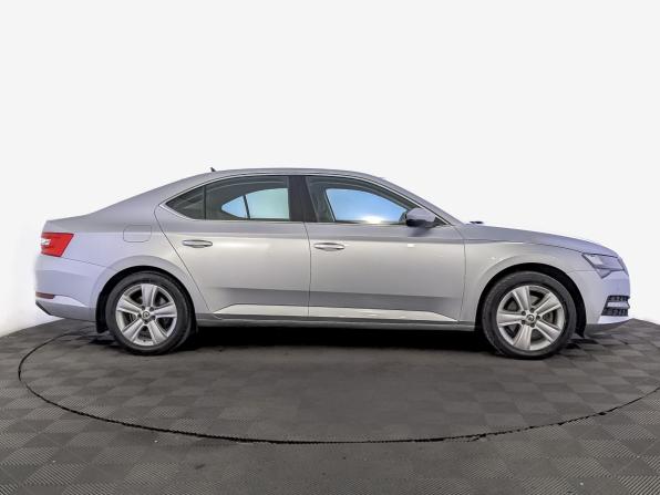 Skoda Superb III Рестайлинг с пробегом 2021 года, цена 2 500 000 рублей, 133030 км, лифтбек, Автокод Объявления