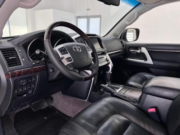 Toyota Land Cruiser 200 Series Рестайлинг 1 с пробегом 2013 года, цена 3 800 000 рублей, 218223 км, внедорожник, Автокод Объявления