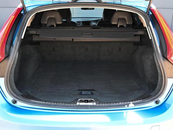 Volvo V60 I Рестайлинг с пробегом 2013 года, цена 1 339 000 рублей, 120094 км, универсал, Автокод Объявления