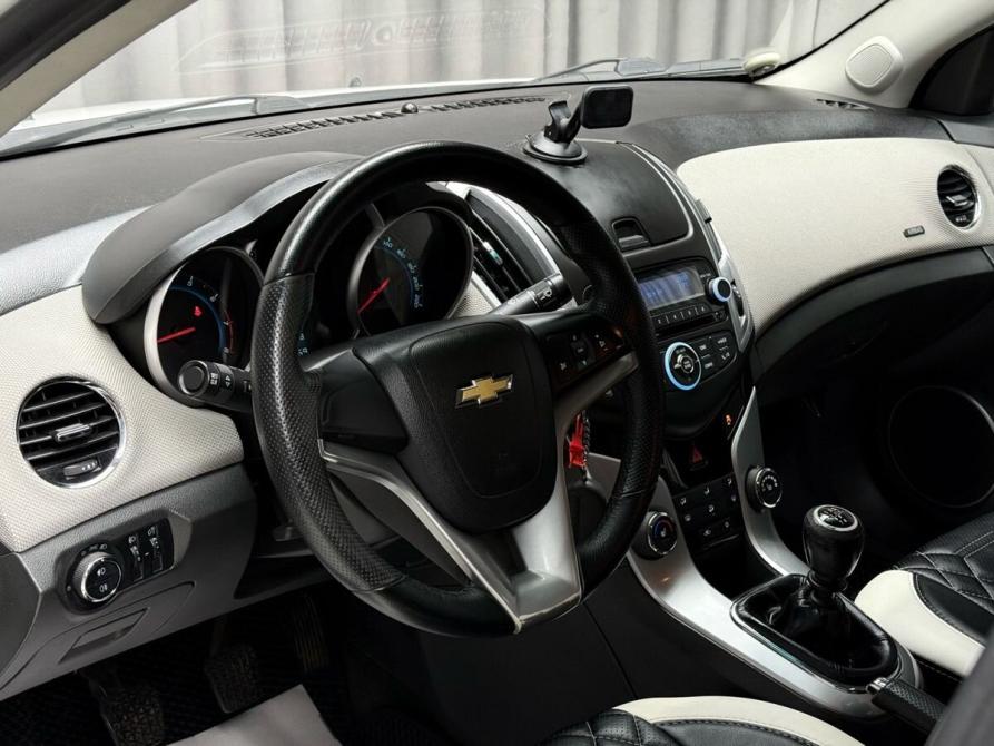 Chevrolet Cruze I Рестайлинг Ижевск  - изображение 8