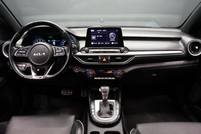 Kia Cerato IV Рестайлинг с пробегом 2022 года, цена 2 477 000 рублей, 77000 км, седан, Автокод Объявления