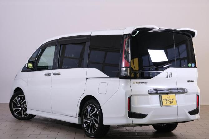 Honda Stepwgn V с пробегом 2015 года, цена 2 249 000 рублей, 144000 км, минивэн, Автокод Объявления