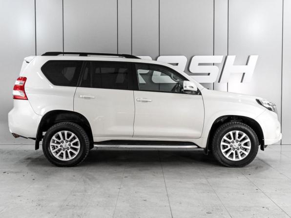 Toyota Land Cruiser Prado 150 Series Рестайлинг 1 с пробегом 2016 года, цена 2 979 000 рублей, 349373 км, внедорожник, Автокод Объявления