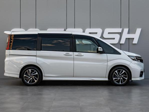 Honda Stepwgn V Рестайлинг с пробегом 2019 года, цена 2 420 000 рублей, 92485 км, минивэн, Автокод Объявления