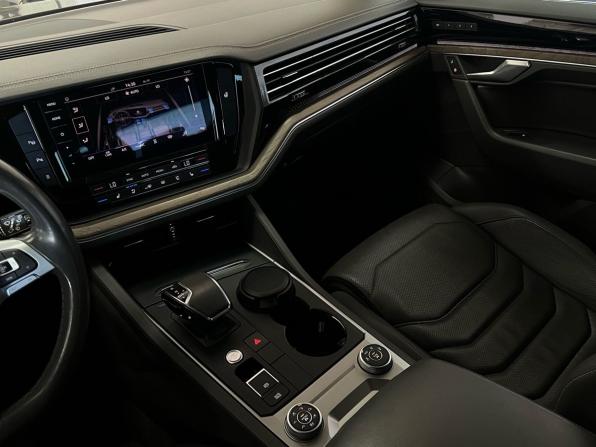 Volkswagen Touareg III с пробегом 2018 года, цена 4 700 000 рублей, 236000 км, внедорожник, Автокод Объявления