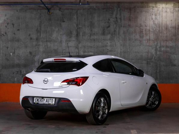 Opel Astra J Рестайлинг с пробегом 2013 года, цена 870 000 рублей, 203523 км, хэтчбек, Автокод Объявления