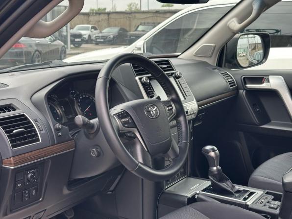 Toyota Land Cruiser Prado 150 Series Рестайлинг 2 с пробегом 2019 года, цена 5 449 000 рублей, 124827 км, внедорожник, Автокод Объявления