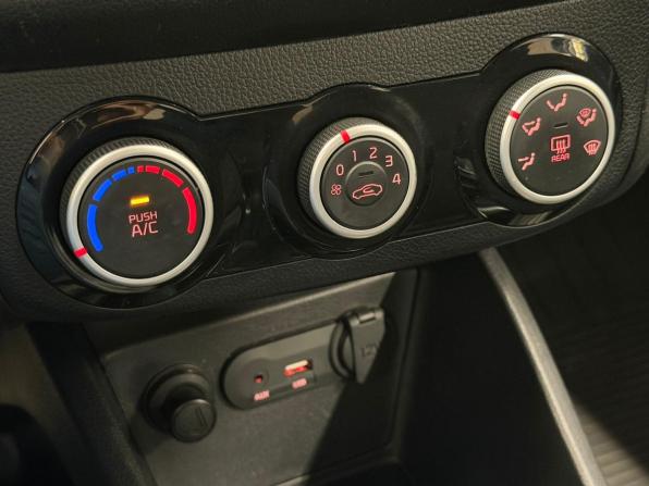 Kia Rio III Рестайлинг с пробегом 2015 года, цена 828 000 рублей, 130368 км, седан, Автокод Объявления