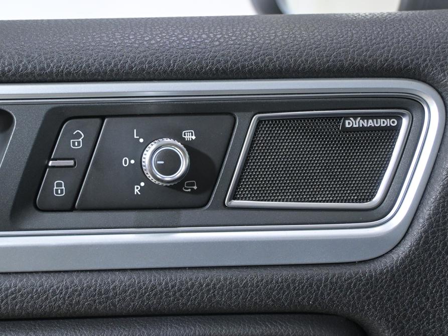 Volkswagen Touareg II Рестайлинг Москва  - изображение 17