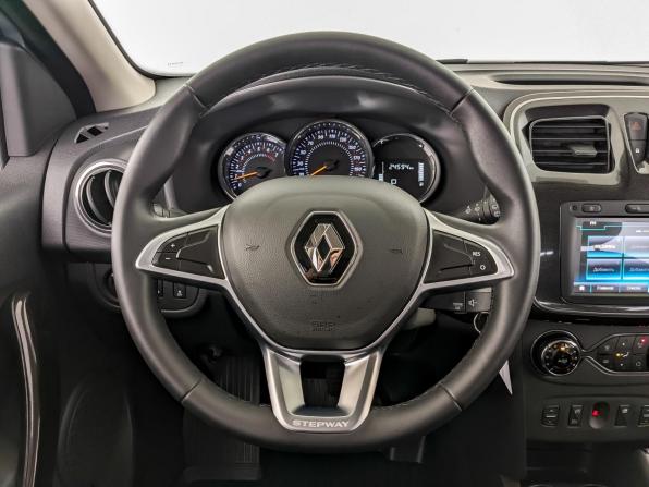 Renault Sandero II Рестайлинг с пробегом 2022 года, цена 1 435 000 рублей, 24650 км, хэтчбек, Автокод Объявления