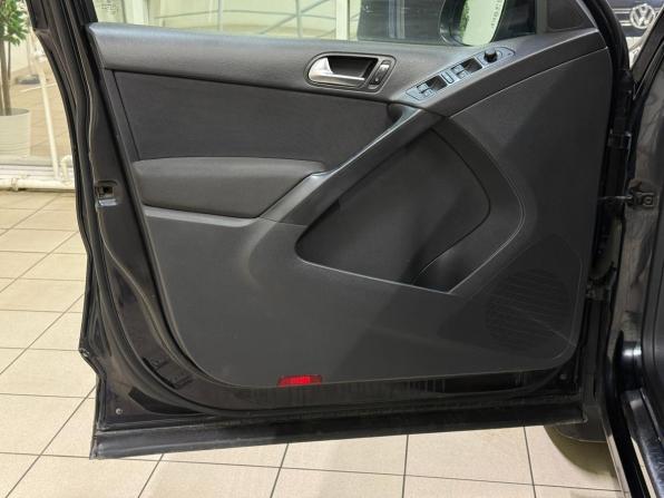 Volkswagen Tiguan I Рестайлинг с пробегом 2011 года, цена 975 000 рублей, 129127 км, внедорожник, Автокод Объявления