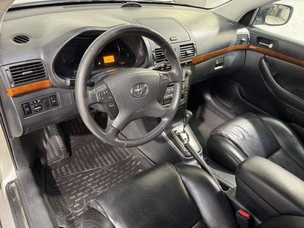 Toyota Avensis II Рестайлинг с пробегом 2006 года, цена 899 800 рублей, 191000 км, седан, Автокод Объявления
