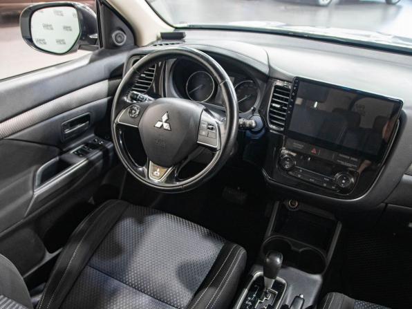 Mitsubishi Outlander III Рестайлинг 2 с пробегом 2016 года, цена 1 629 000 рублей, 175000 км, внедорожник, Автокод Объявления