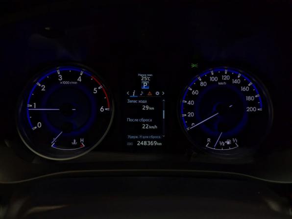 Toyota Hilux VIII с пробегом 2017 года, цена 2 900 000 рублей, 247439 км, offers.body_type.unknown, Автокод Объявления