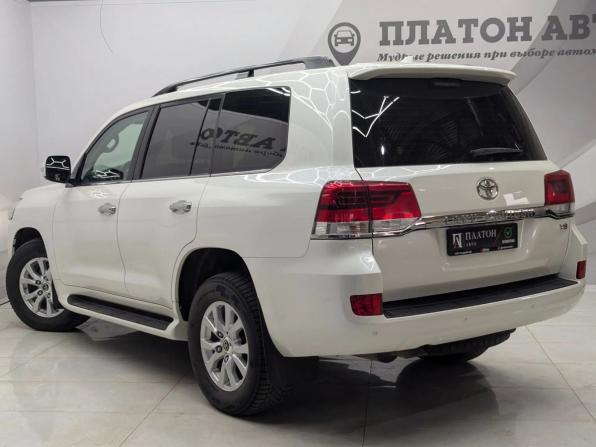 Toyota Land Cruiser 200 Series Рестайлинг 2 с пробегом 2019 года, цена 5 500 000 рублей, 225008 км, внедорожник, Автокод Объявления