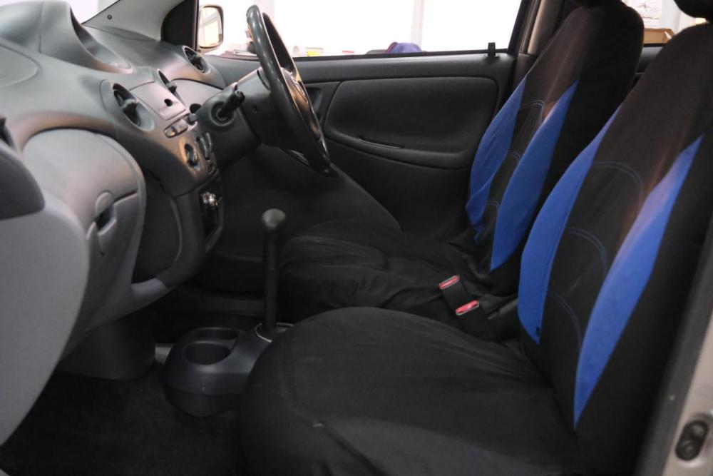 Toyota Vitz I (P10) Омск  - изображение 18