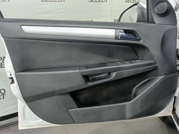 Opel Astra H Рестайлинг с пробегом 2013 года, цена 675 000 рублей, 147529 км, седан, Автокод Объявления