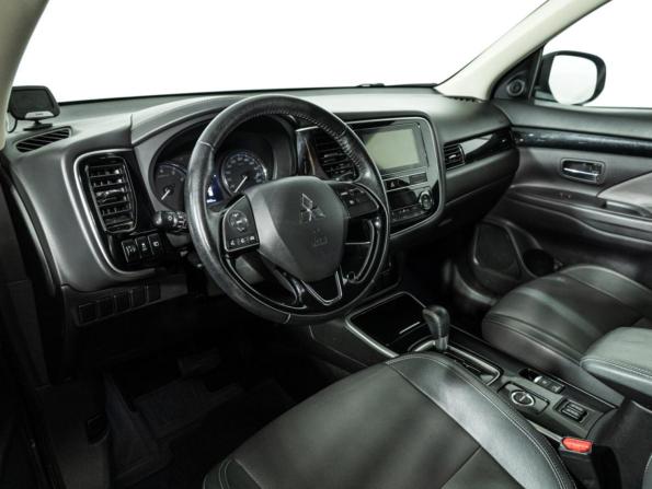 Mitsubishi Outlander III Рестайлинг 3 с пробегом 2019 года, цена 2 199 700 рублей, 80038 км, внедорожник, Автокод Объявления