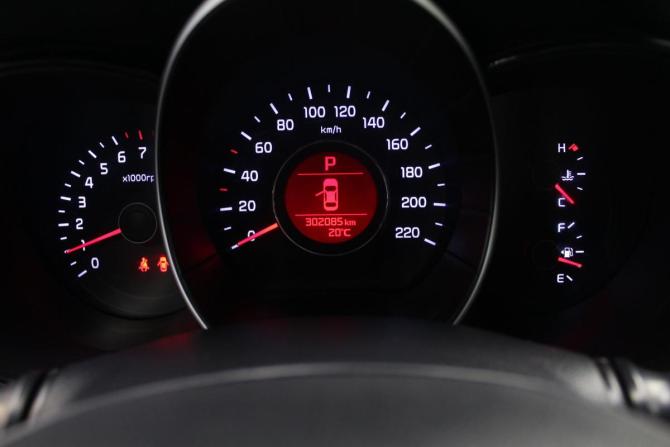 Kia Rio III Рестайлинг с пробегом 2016 года, цена 879 000 рублей, 302062 км, хэтчбек, Автокод Объявления