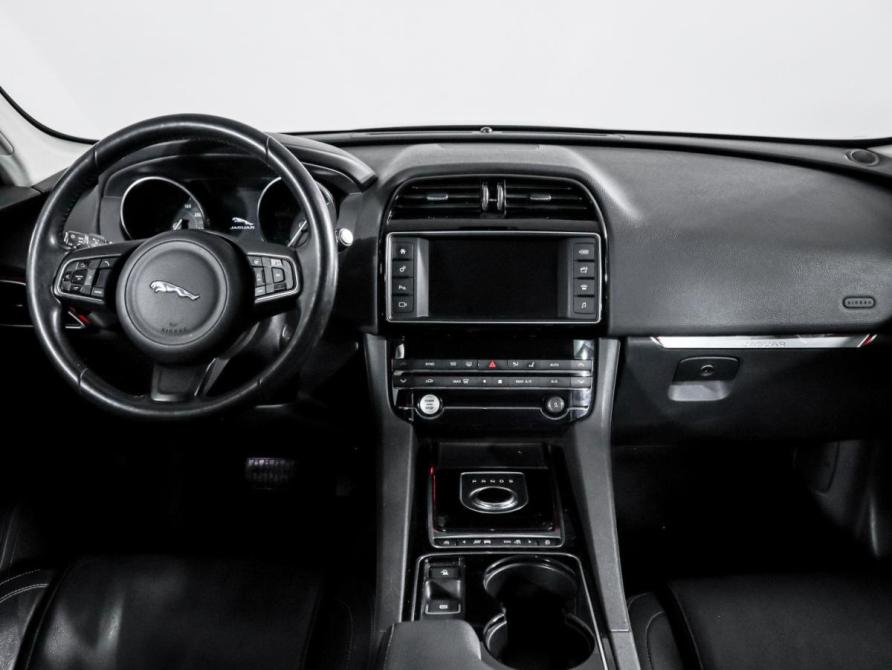 Jaguar F-Pace I Москва  - изображение 12