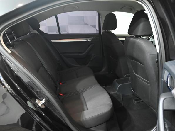 Skoda Octavia III (A7) Рестайлинг с пробегом 2018 года, цена 1 630 000 рублей, 129880 км, лифтбек, Автокод Объявления