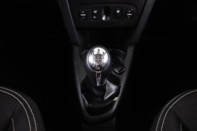 Renault Sandero II с пробегом 2016 года, цена 899 000 рублей, 133000 км, хэтчбек, Автокод Объявления