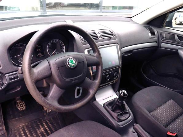 Skoda Octavia II (A5) Рестайлинг с пробегом 2011 года, цена 849 000 рублей, 145894 км, лифтбек, Автокод Объявления