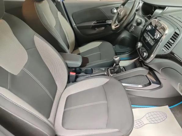 Renault Kaptur I Рестайлинг с пробегом 2020 года, цена 1 370 000 рублей, 94100 км, внедорожник, Автокод Объявления