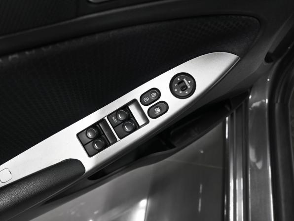 Hyundai Solaris I Рестайлинг с пробегом 2014 года, цена 945 000 рублей, 114304 км, хэтчбек, Автокод Объявления