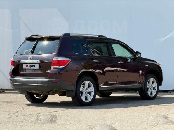 Toyota Highlander II (XU40) Рестайлинг с пробегом 2013 года, цена 2 290 000 рублей, 129121 км, внедорожник, Автокод Объявления